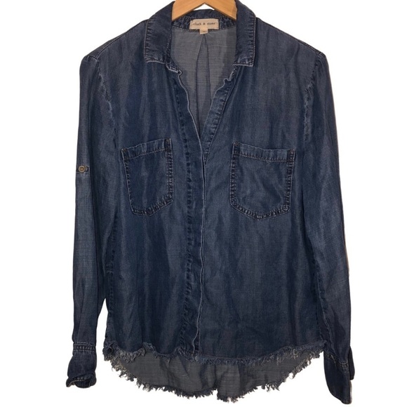 Anthropologie Cloth & Stone Split Back Chambray Button Down Blue Size Medium - Picture 3 of 11